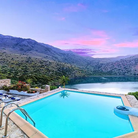Du Alpha Privater Pool Tatil Evi